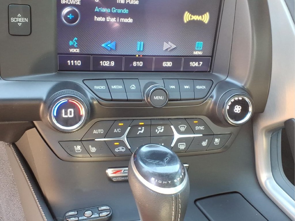 Used 2015 Chevrolet Corvette Z06 w/ 3LZ Preferred Equipment Group RWD image 7