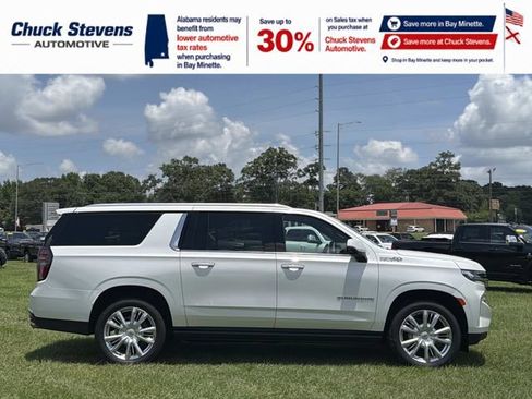 Used 2024 Chevrolet Suburban High Country w/ Premium Package 2 AWD/4WD image 4