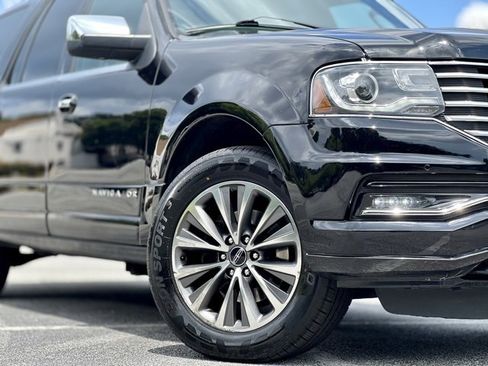 Used 2017 Lincoln Navigator L Select image 4