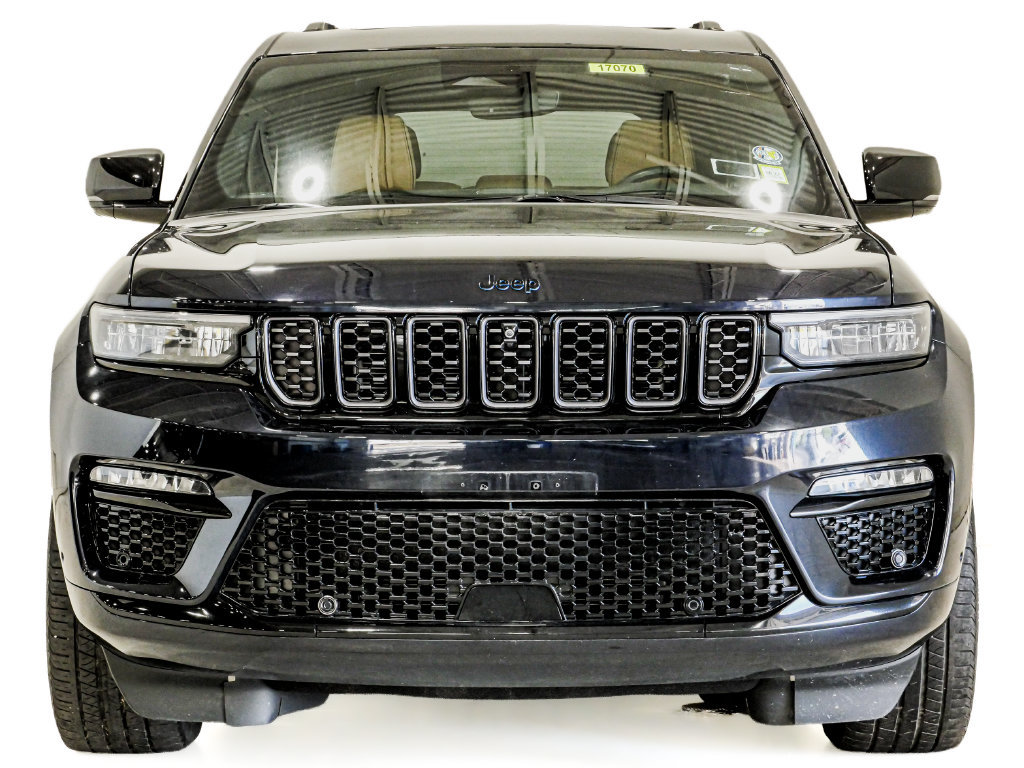 Used 2023 Jeep Grand Cherokee Summit w/ High Altitude Package AWD/4WD image 2