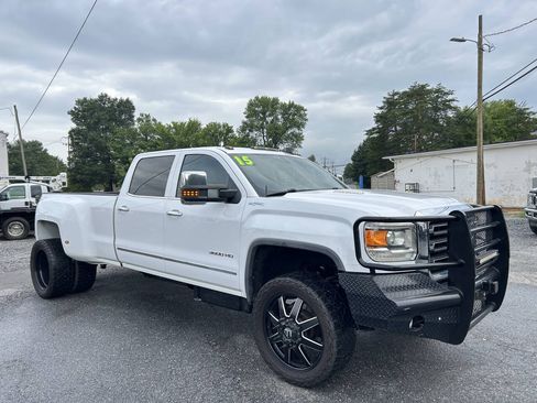 Used 2015 GMC Sierra 3500 SLT w/ Duramax Plus Package AWD/4WD image 4