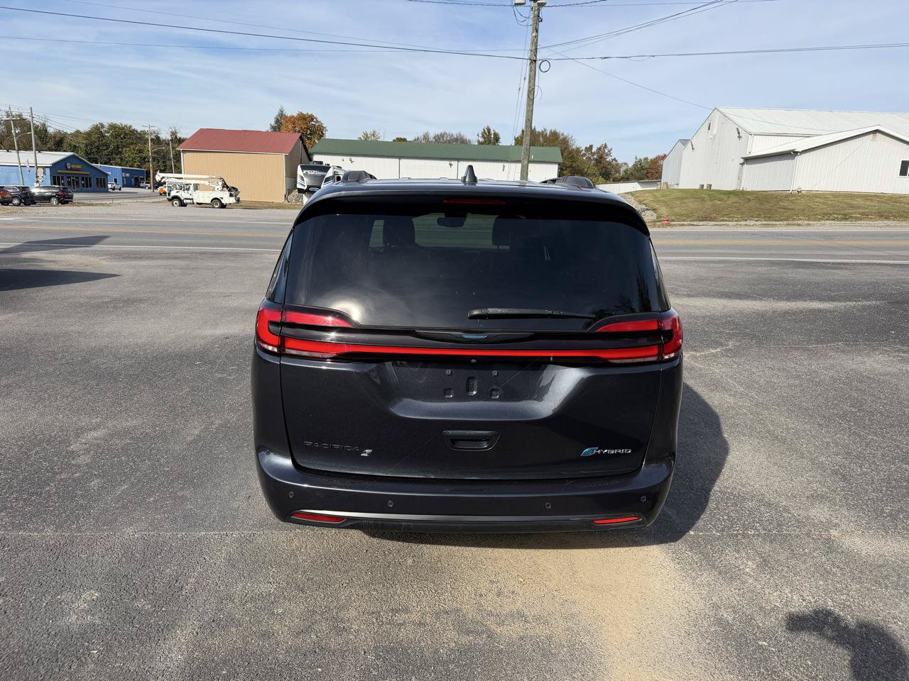 Used 2021 Chrysler Pacifica Touring-L w/ S Appearance Package FWD image 4