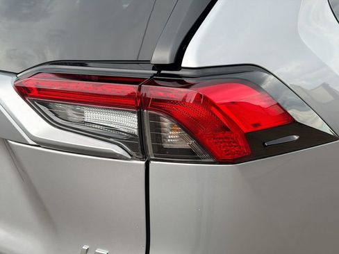 Used 2023 Toyota RAV4 LE AWD/4WD image 11