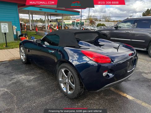 Used 2007 Pontiac Solstice Convertible 2D w/ Premium Package image 3