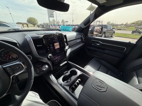 New 2026 RAM 1500 Laramie AWD/4WD image 16