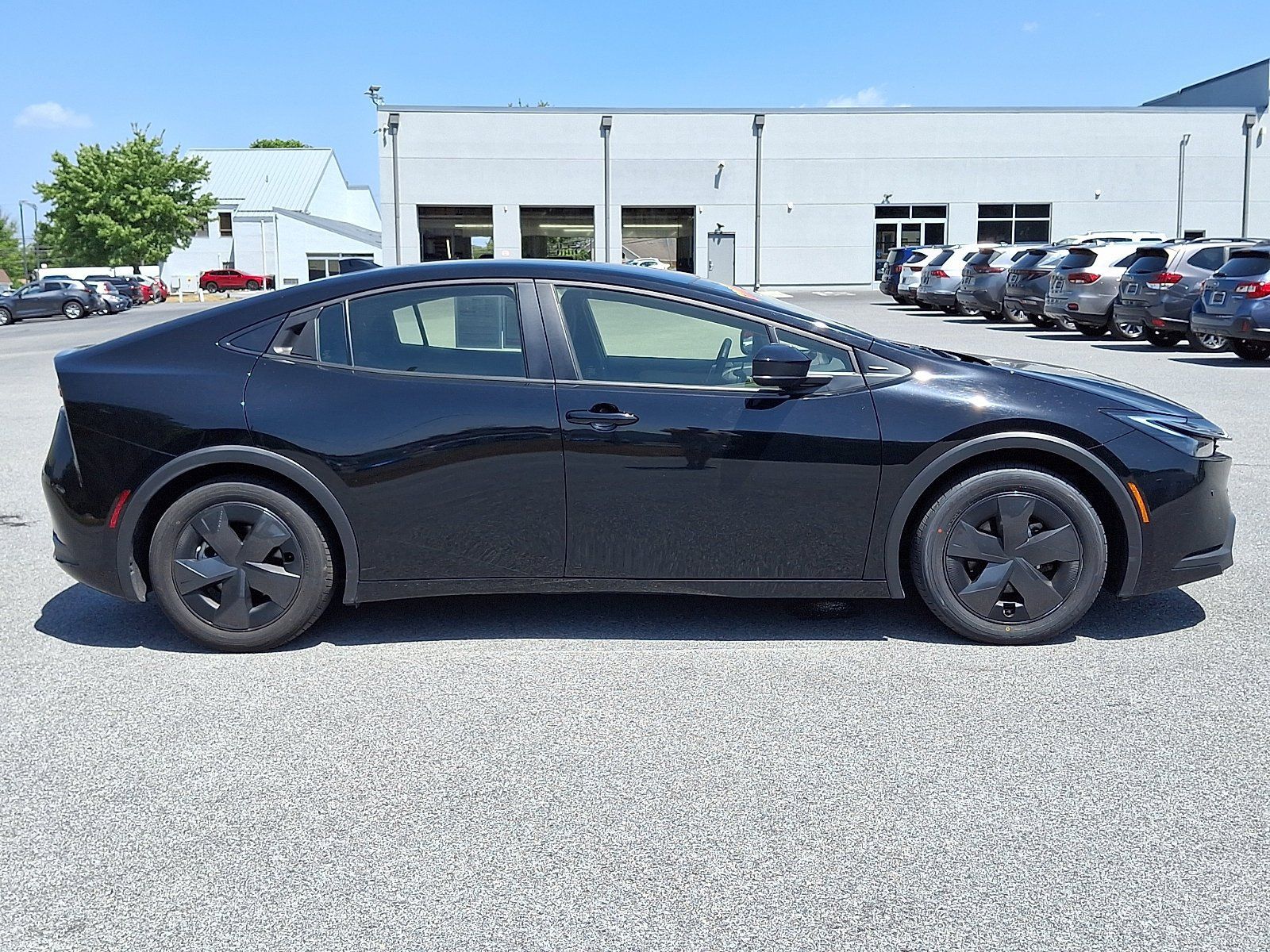 Used 2025 Toyota Prius LE FWD image 8
