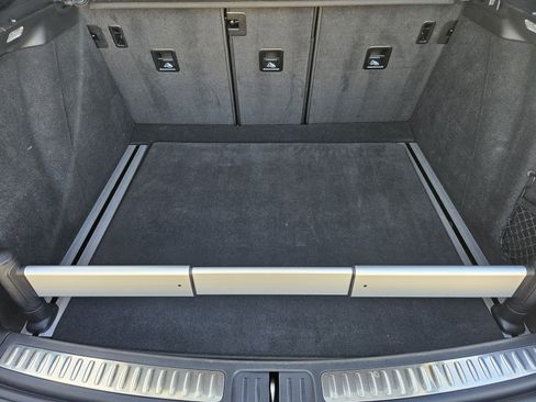 Used 2023 Porsche Macan Turbo image 31