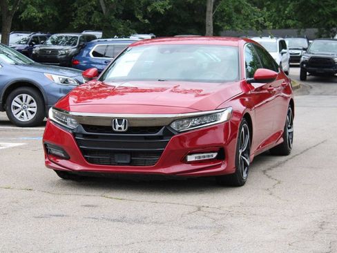Used 2018 Honda Accord Sport image 3