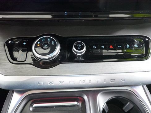 Used 2025 Ford Expedition Max Platinum image 22