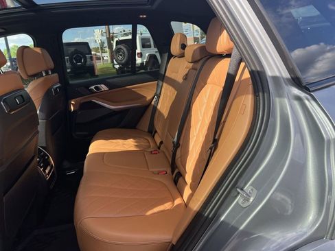 Used 2025 BMW X5 xDrive40i w/ M Sport Package image 33