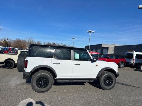 New 2025 Ford Bronco Badlands image 6