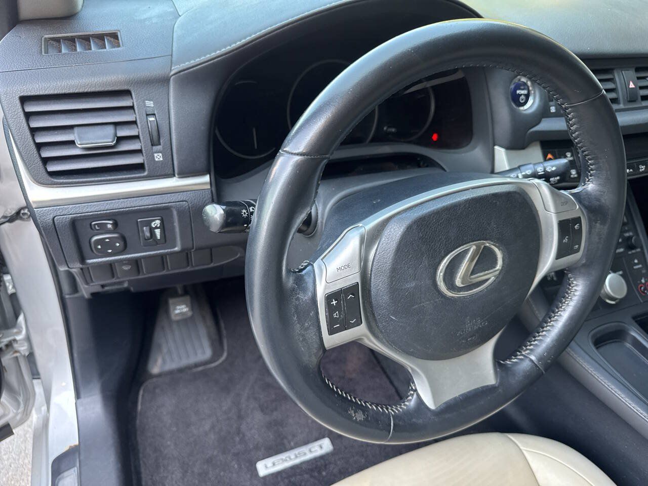 Used 2011 Lexus CT 200h Premium FWD image 19