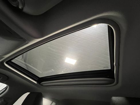 Used 2021 Toyota RAV4 XLE w/ Convenience Package image 19