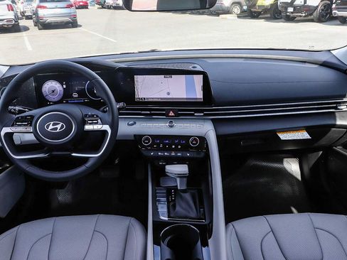 New 2026 Hyundai Elantra Limited FWD image 18