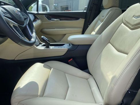 Used 2018 Cadillac XT5 Premium Luxury FWD image 15