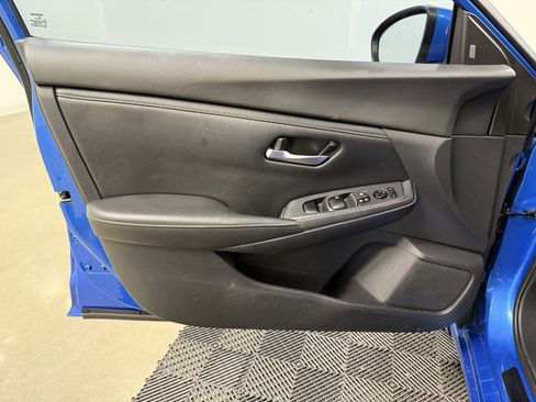 Used 2020 Nissan Sentra SV image 9