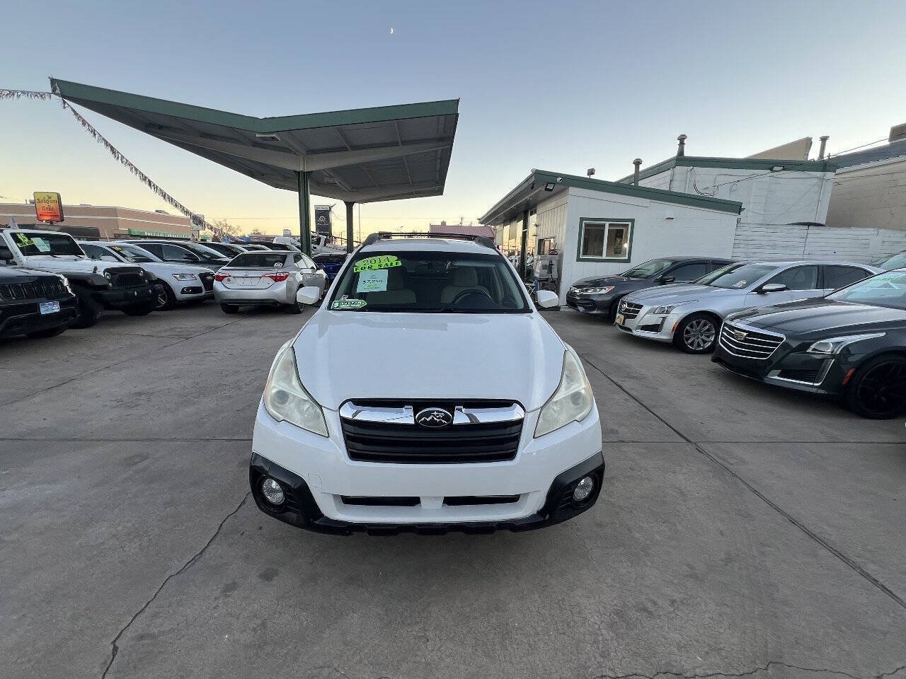 Used 2014 Subaru Outback 2.5i Premium AWD/4WD image 3