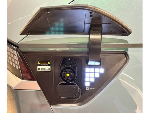 Used 2024 Hyundai Ioniq 5 SE image 18