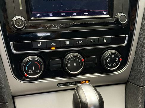 Used 2019 Volkswagen Passat 2.0T Wolfsburg w/ Wheels & Sunroof Package image 10