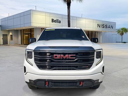 Used 2022 GMC Sierra 1500 AT4 w/ Technology Package image 2