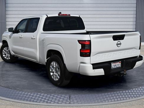 Used 2023 Nissan Frontier SV w/ Technology Package image 4