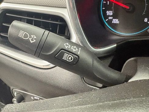 Used 2018 Chevrolet Equinox Premier w/ Infotainment II Package AWD/4WD image 19