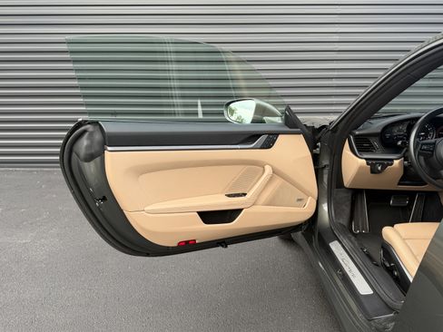 Used 2022 Porsche 911 Carrera image 19