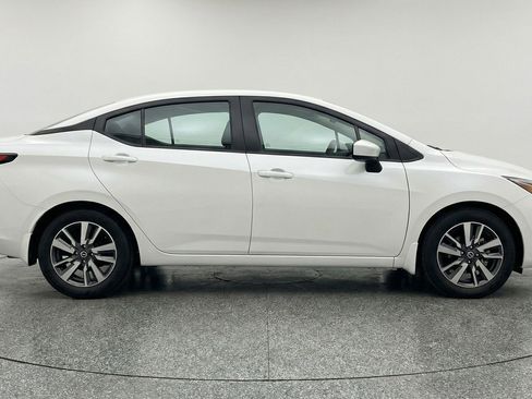 Used 2025 Nissan Versa SV FWD image 11