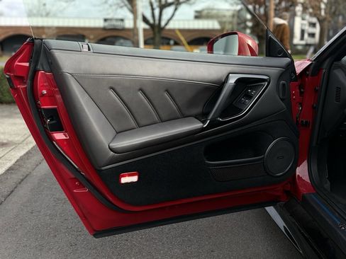 Used 2020 Nissan GT-R Premium w/ Premium Interior Package image 9