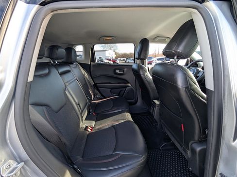 Used 2018 Jeep Compass Trailhawk image 12