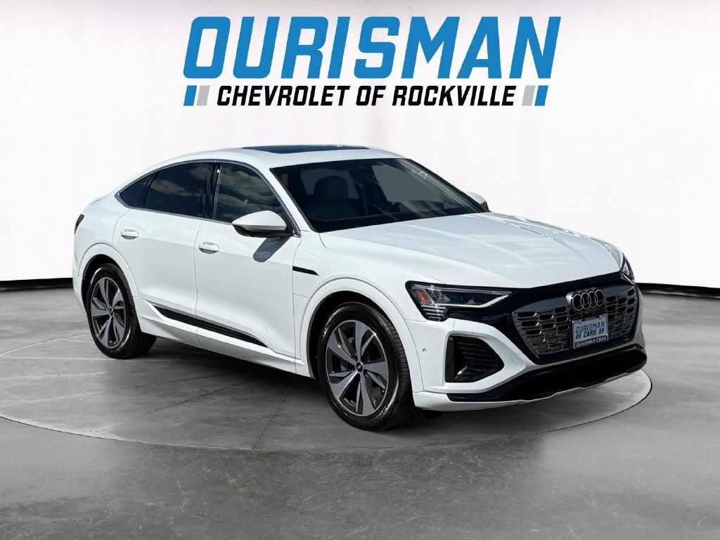 Used 2024 Audi Q8 e-tron Prestige w/ Prestige Package AWD/4WD image 1