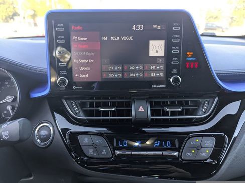 Used 2022 Toyota C-HR XLE image 18