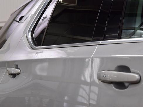 Used 2018 Chevrolet Traverse LT image 18