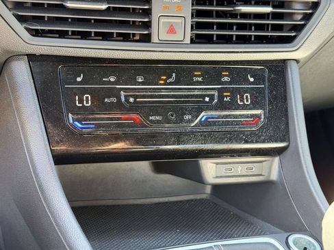 Used 2025 Volkswagen Jetta Sport FWD image 11