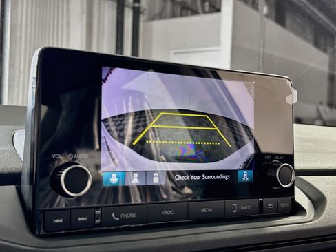 Used 2025 Honda Accord LX image 8