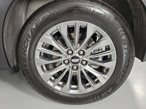 Certified 2025 Cadillac XT4 Premium Luxury FWD image 10