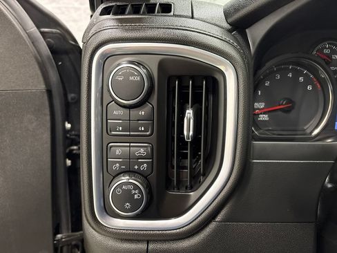 Used 2020 Chevrolet Silverado 1500 LT Trail Boss AWD/4WD image 26
