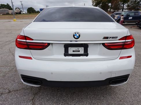Used 2016 BMW 750i xDrive image 7