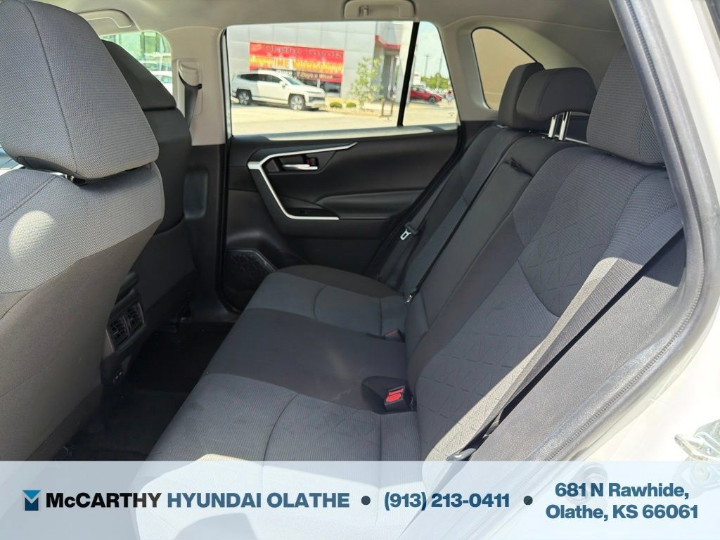 Used 2024 Toyota RAV4 XLE FWD image 5