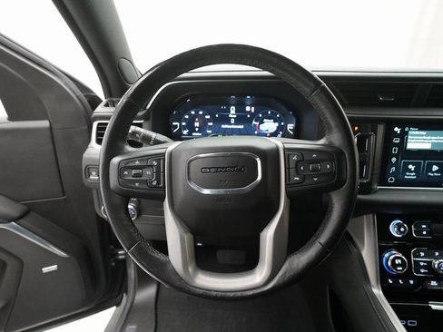 Used 2022 GMC Yukon Denali image 4
