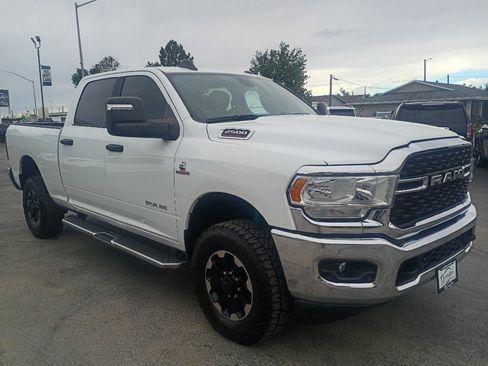 Used 2024 RAM 2500 Big Horn w/ Off Road Package AWD/4WD image 4
