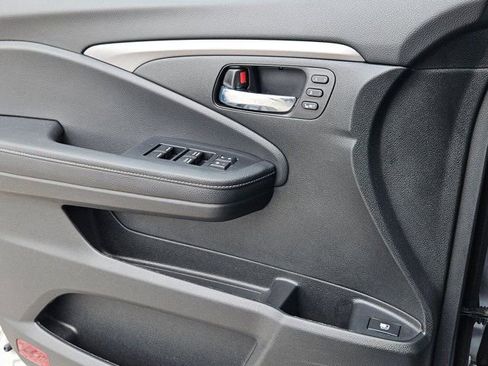 Used 2025 Honda Ridgeline RTL image 11