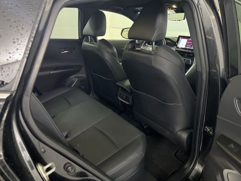 Used 2022 Toyota Venza Limited image 24