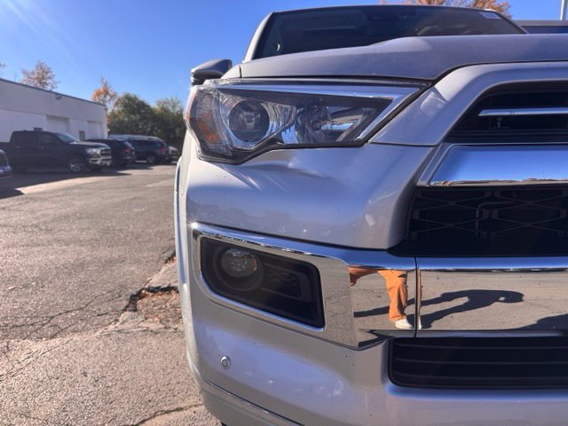 Used 2022 Toyota 4Runner Limited AWD/4WD image 10