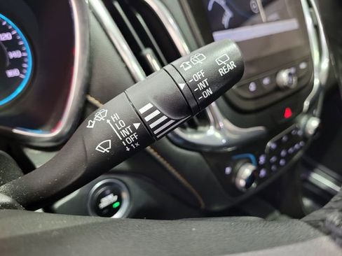 Used 2018 Chevrolet Equinox Premier image 45