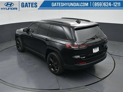 Used 2023 Jeep Grand Cherokee Altitude AWD/4WD image 57