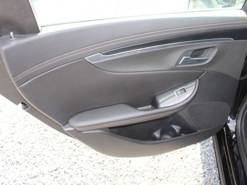 Used 2019 Chevrolet Impala LT FWD image 22