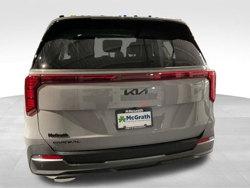 New 2026 Kia Carnival SX FWD image 5