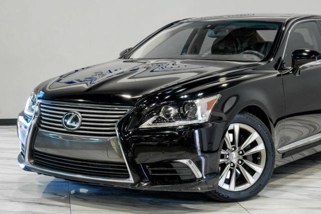 Used 2015 Lexus LS 460 w/ Comfort Package RWD image 7