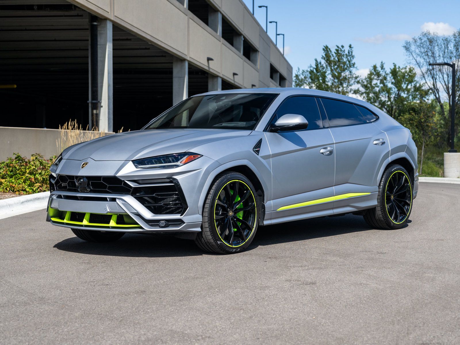 Used 2021 Lamborghini Urus AWD/4WD image 1